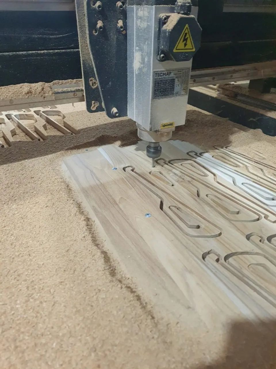 ROUTER CNC INDUSTRIAL - SEMI NOVA - MAKCNC - AREAL UTIL 2500 X 1800mm - Foto 6