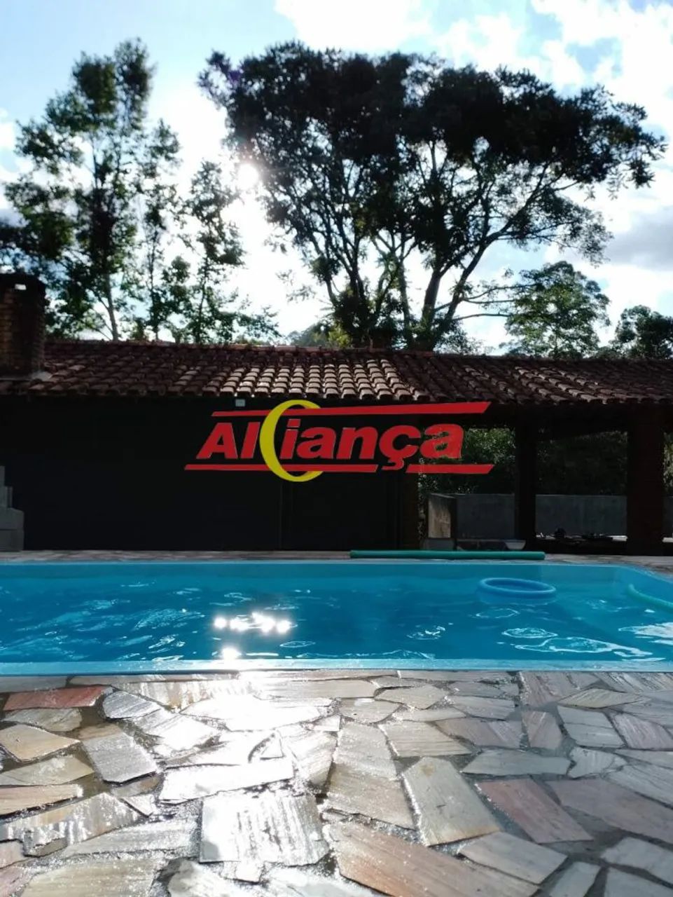 CHÁCARA COM PISCINA