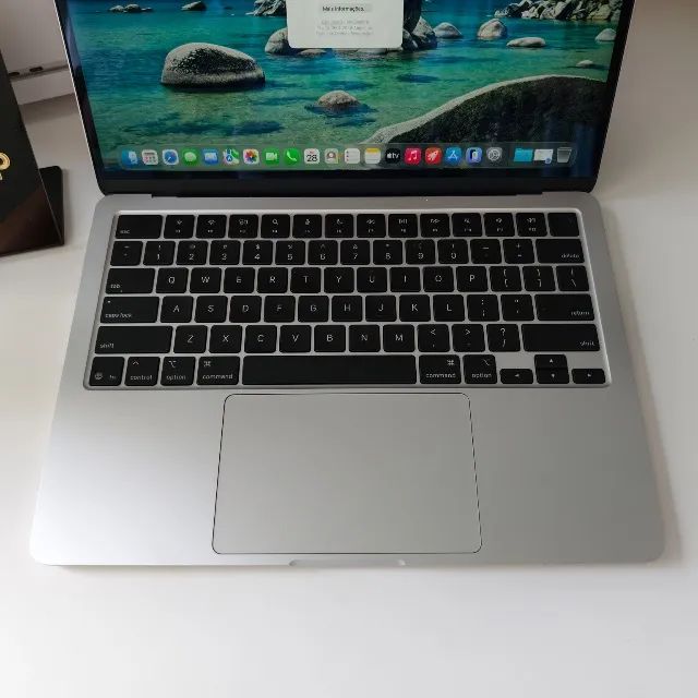 MACBOOK AIR M4 - 16GB/256GB SILVER + GARANTIA ATÉ SETEMBRO 2026