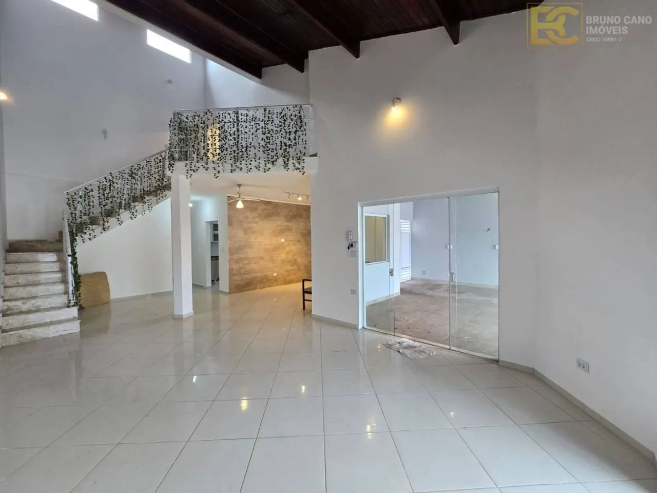 Casa com churrasqueira e 3 quartos a 7000 metros da praia! - Foto 3