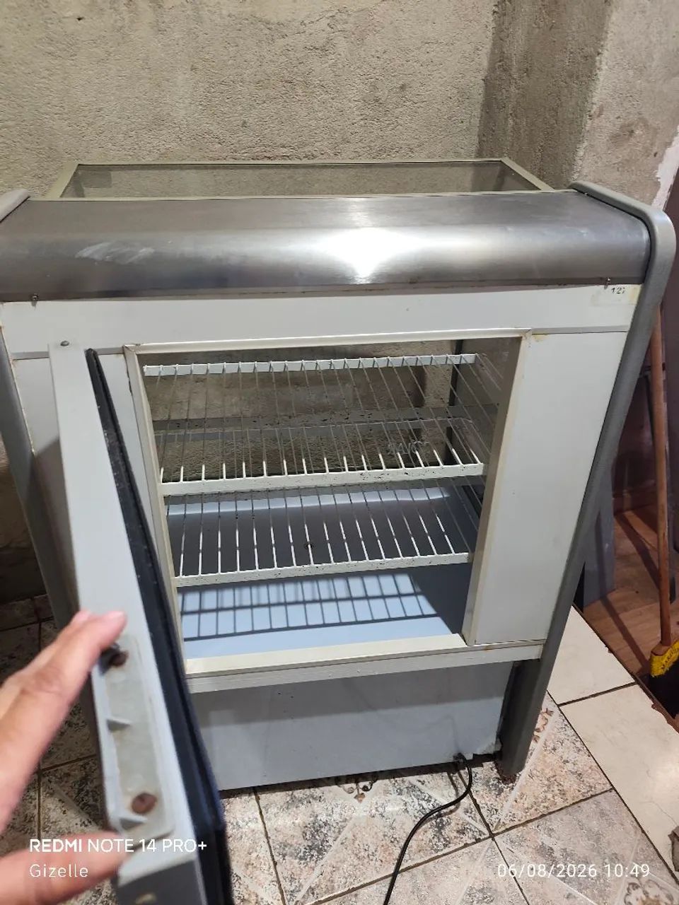VITRINE REFRIGERADA POLAR - USADA E CONSERVADA - Foto 4