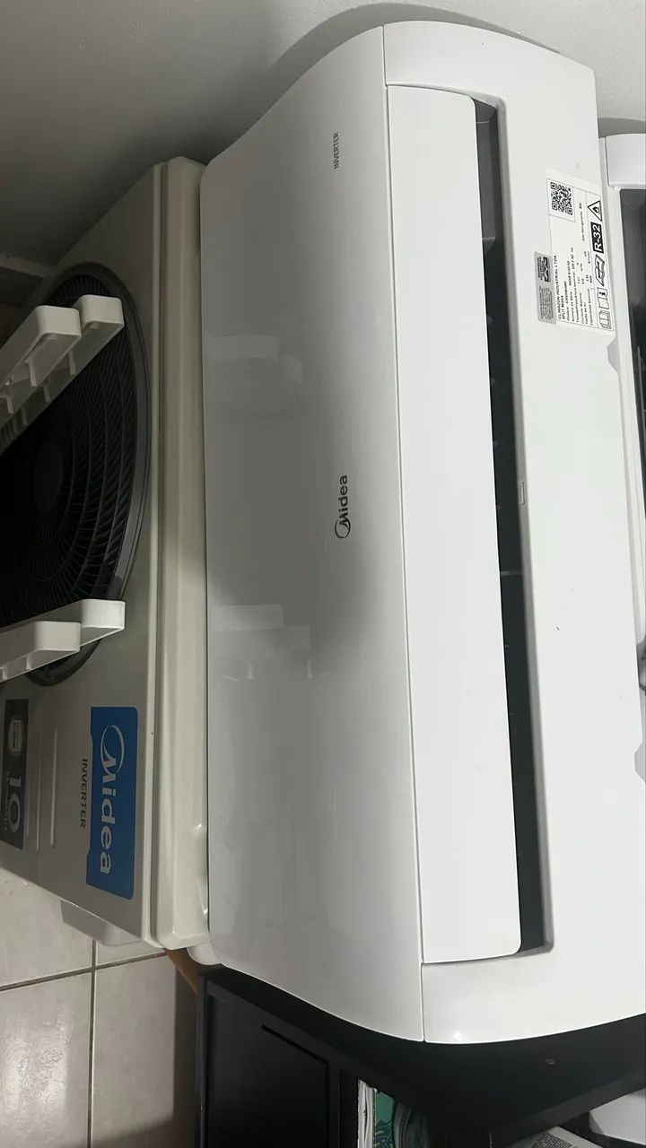 Ar-Condicionado Split Midea 9000 BTU Inverter - 220V (9 meses de uso)