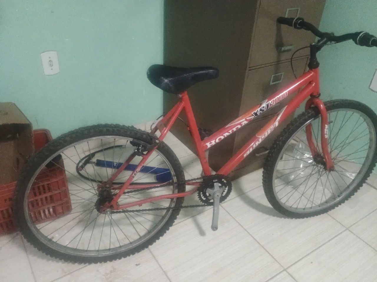 Vendo uma bicicleta aro 26 presisa arrumar 