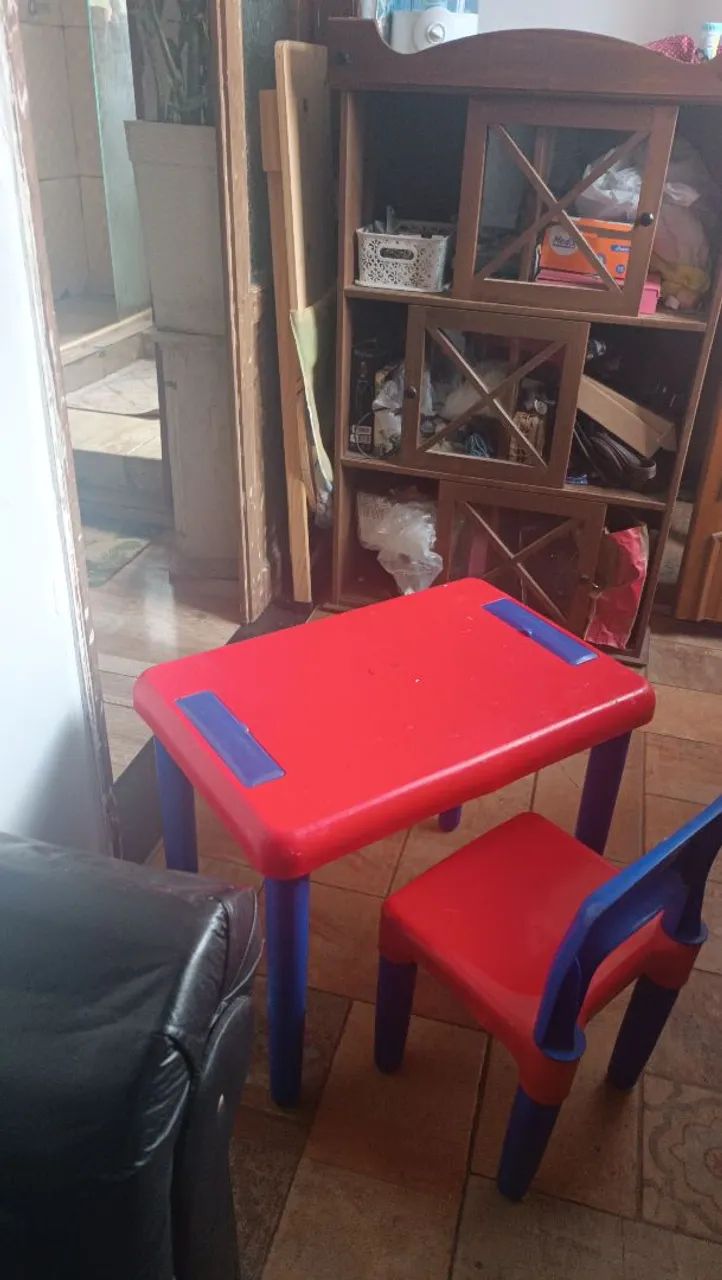 Mesa de plástico com cadeira e brinde  - Foto 2