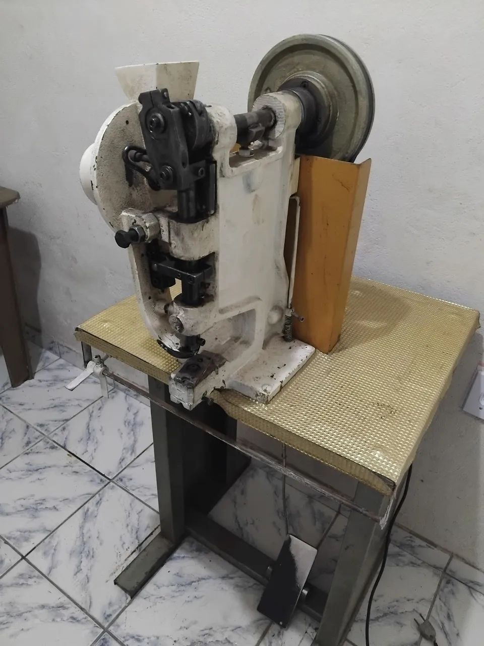 Maquina de ilhois 51 automática elétrica  - Foto 4
