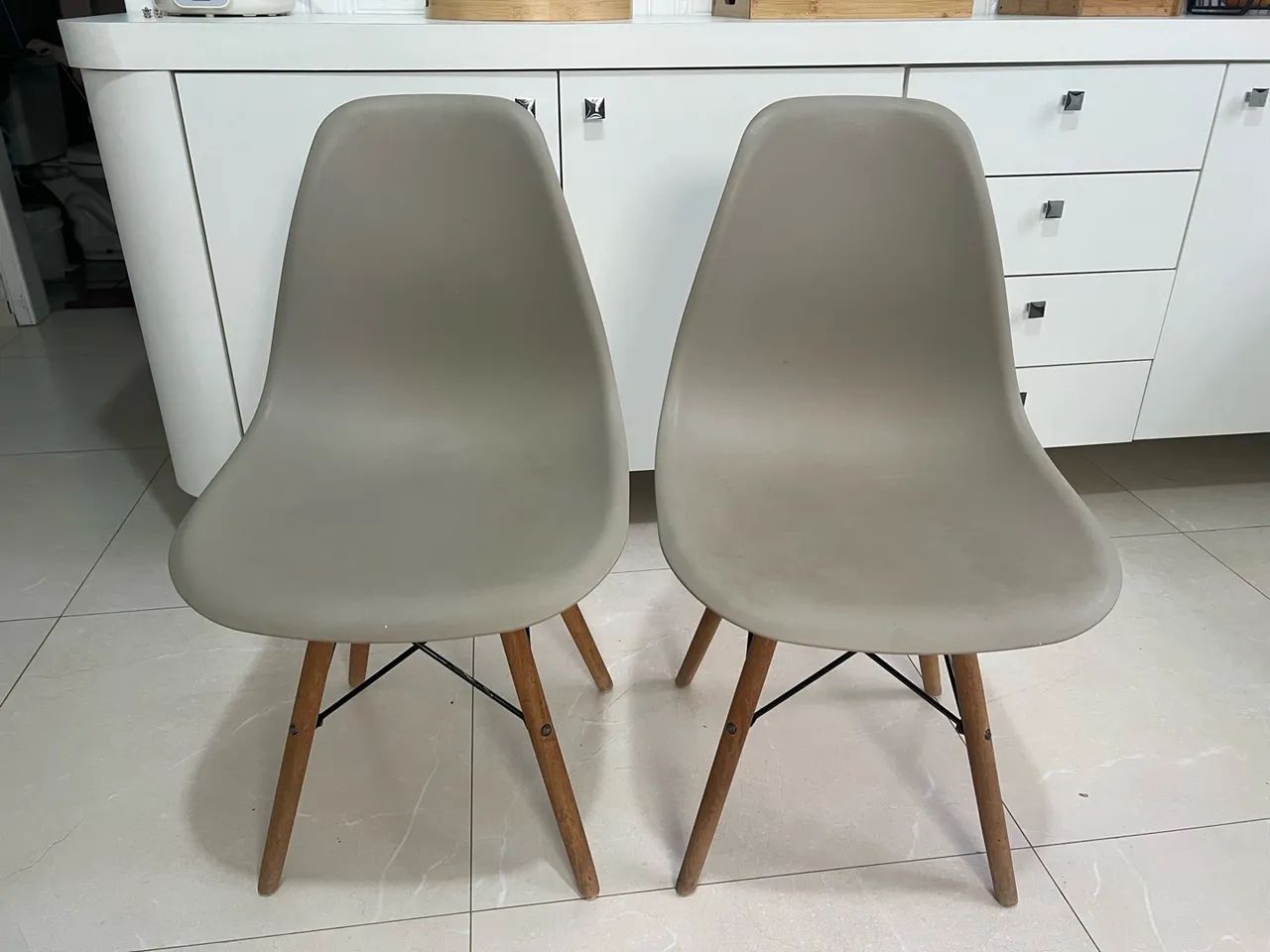 Kit com 2 cadeiras bege - Foto 5