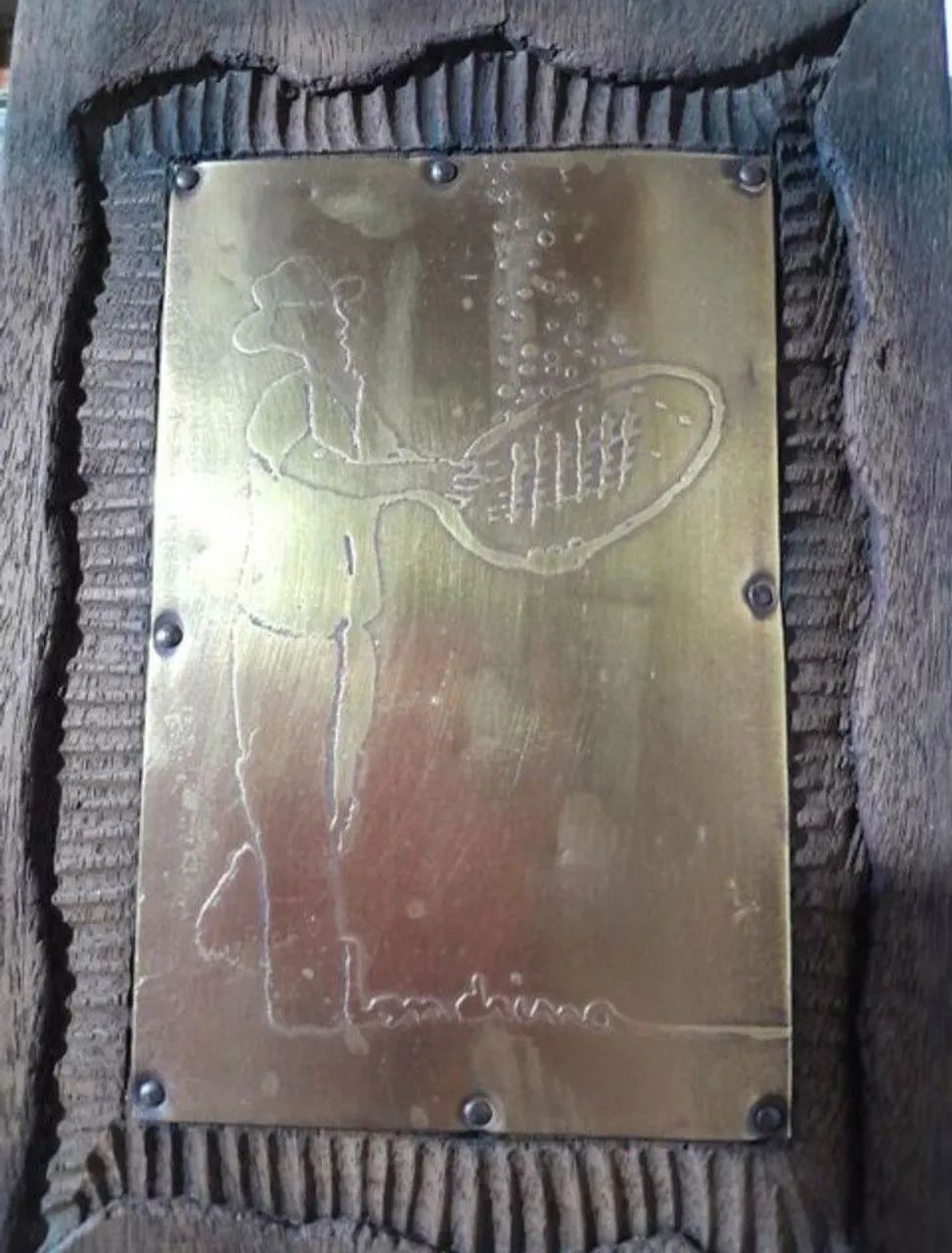 quadro entalhado em madeira e bronze - Foto 2