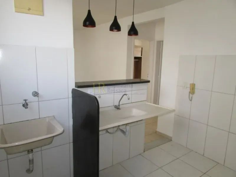 APARTAMENTO DOIS QUARTOS PRIMEIRO ANDAR - Foto 2
