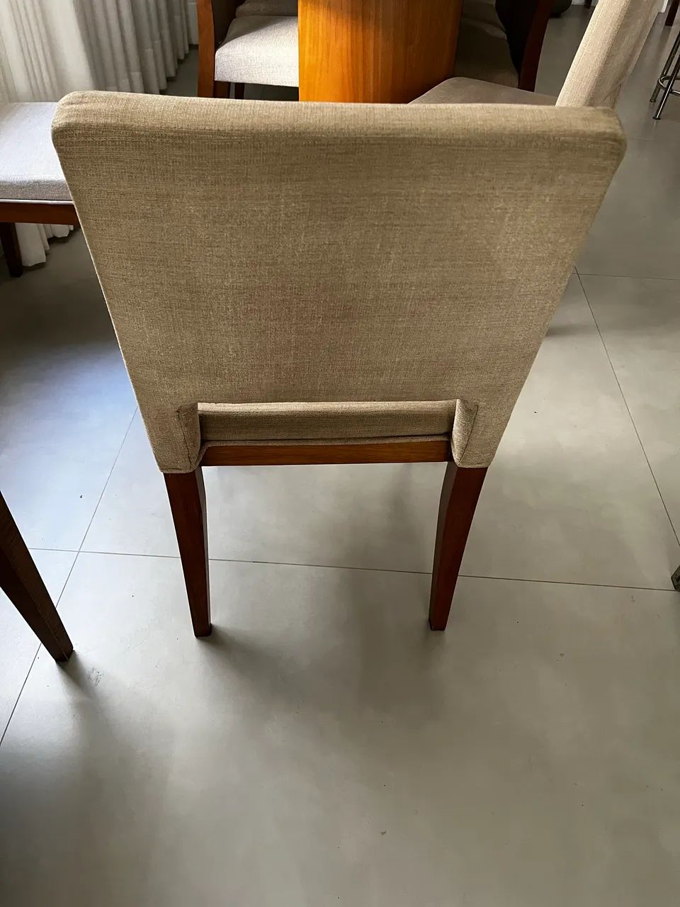 Conjunto de cadeiras em madeira maciça - Foto 2