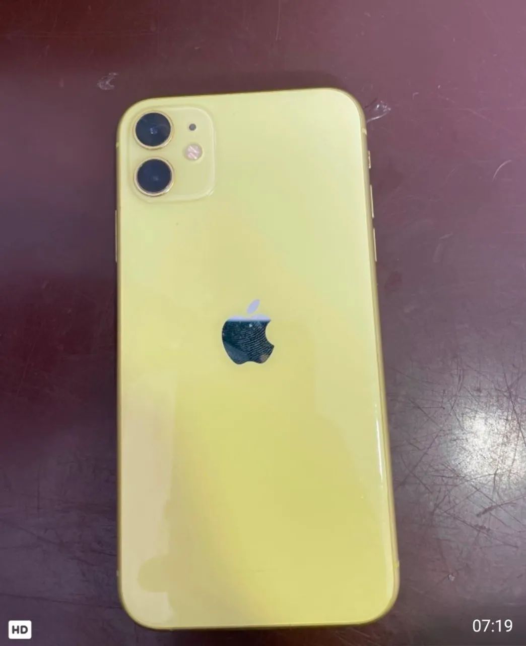 Lindo celular IPhone 11