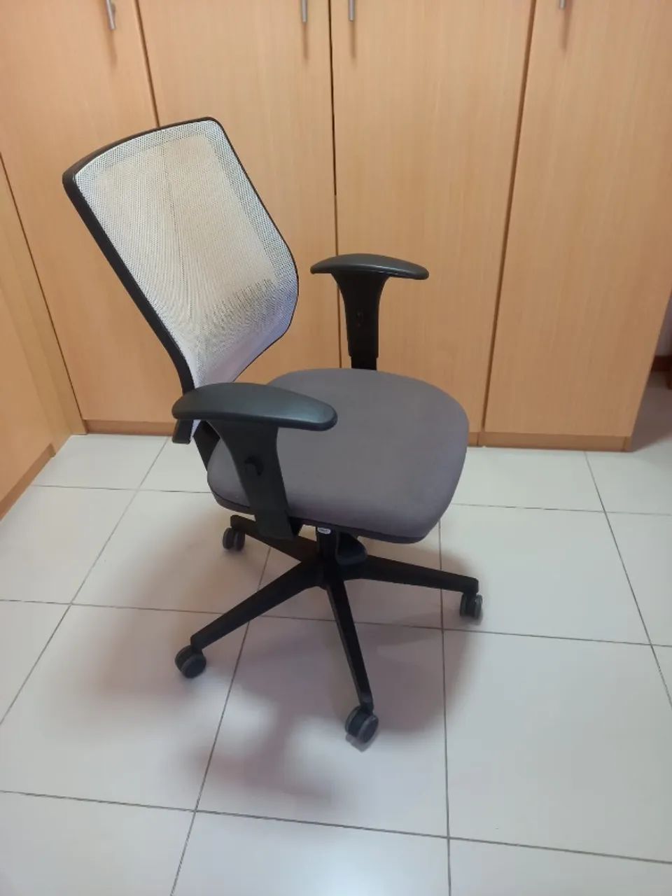 Cadeira Flexform ergonômica