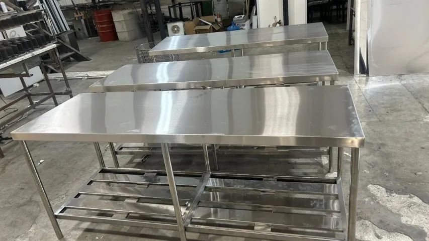 Bancada Lisa Inox 2,80m Área de Produção Industrial