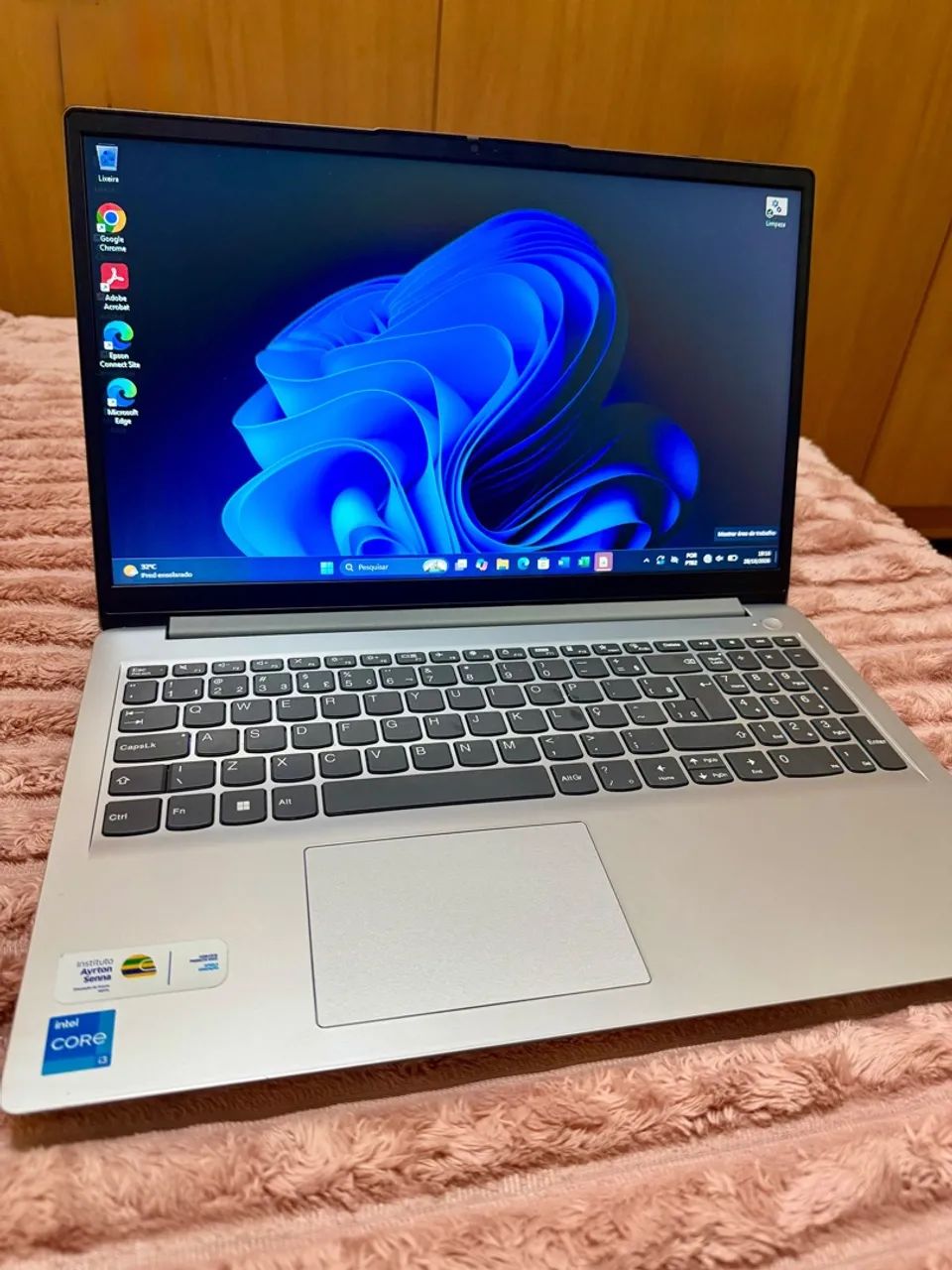 Notebook Lenovo i3 12? GE