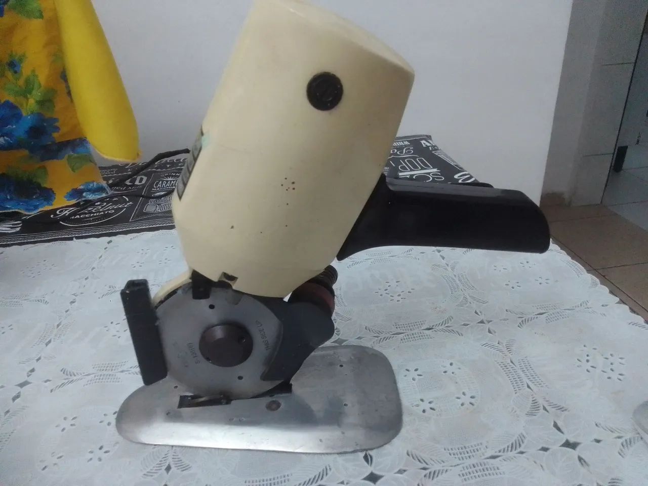 Máquina de corte de costura 