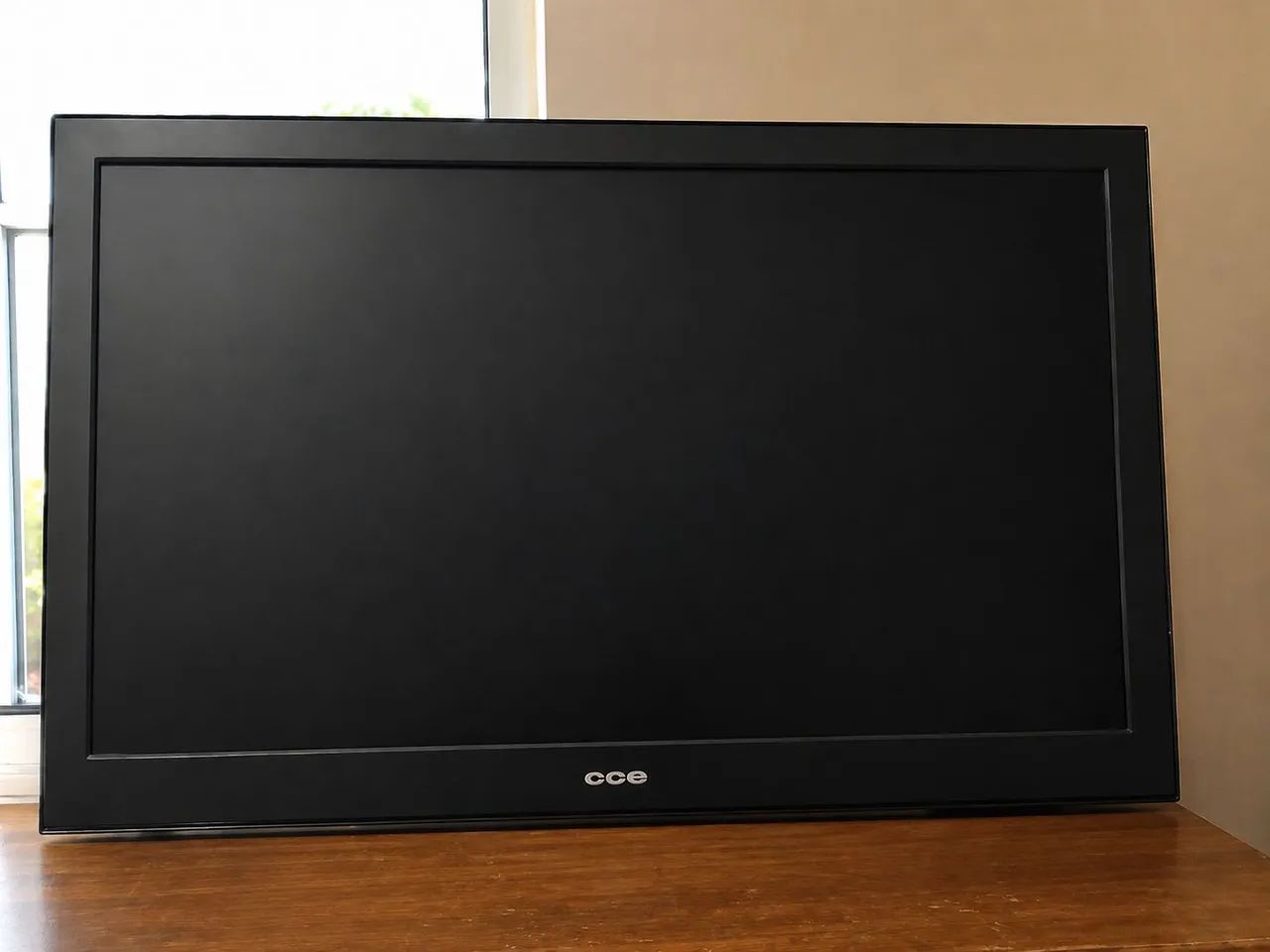 Vendo televisão CCE 46 POLEGADAS, um aparelho que a torna smart.  - Foto 4