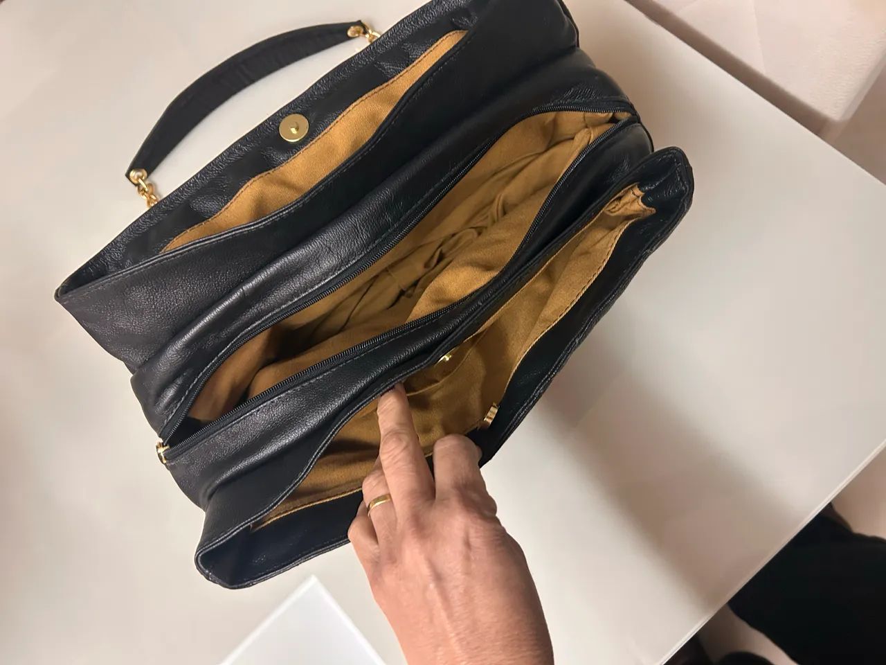 Bolsa couro legítimo Schütz  - Foto 3
