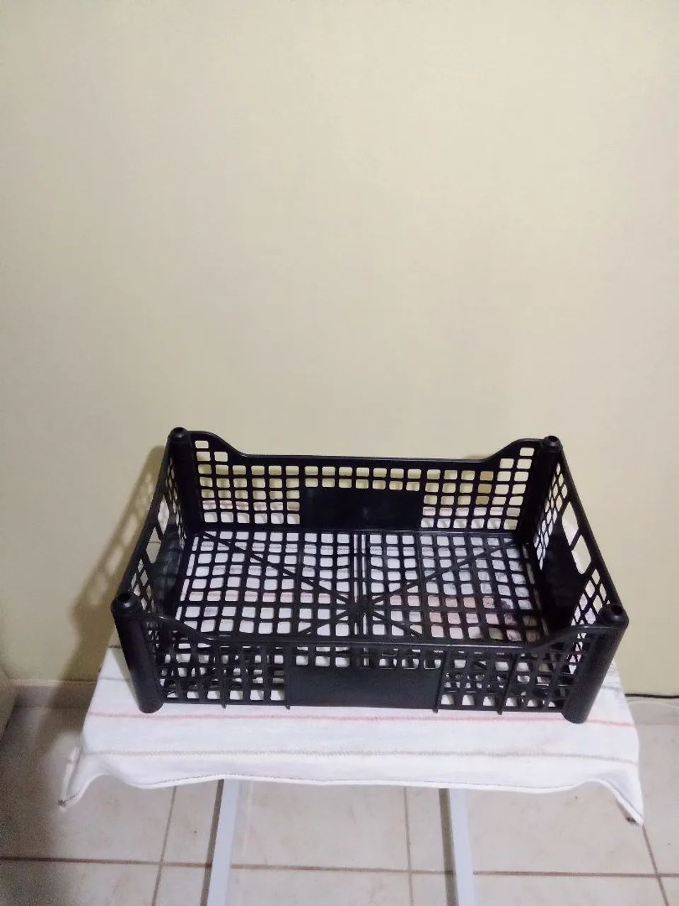 Vendo caixas de plástico novas média e grande preço 10 reais cada caixa  - Foto 3