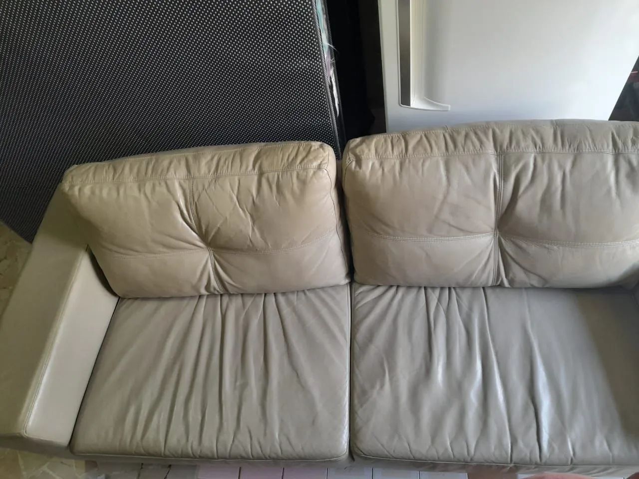 Vendo Sofá de 3 lugares couro legítimo  - Foto 3
