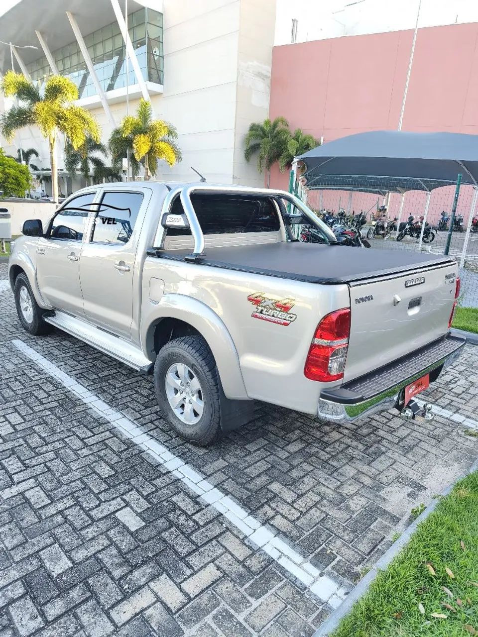 Toyota Hilux CD SRV D4-d 4X4 3.0 TDI Diesel AUT 2013 - Foto 4