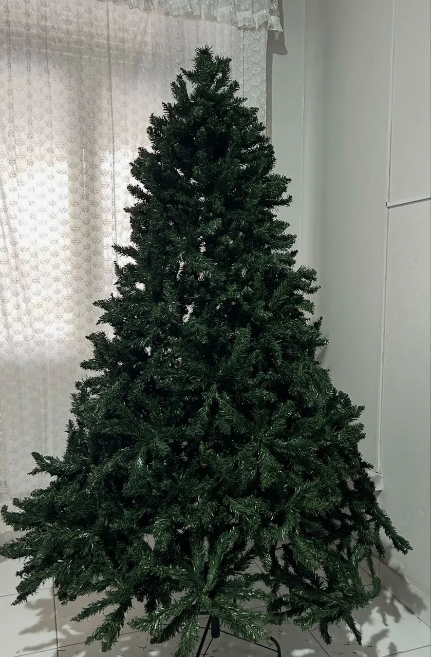 Árvore de Natal 2,20 m Sem os enfeites 