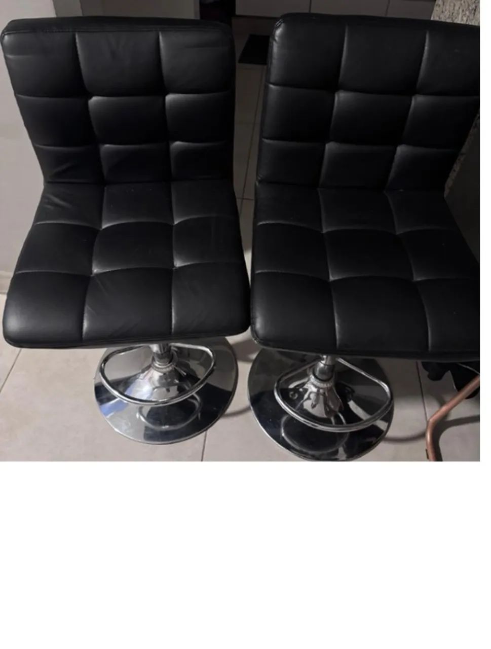 Banquetas com encosto preta almofada