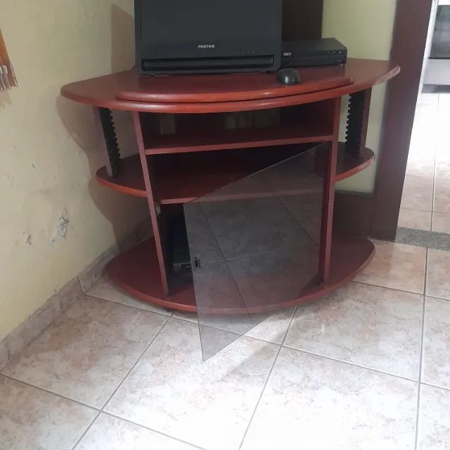 Rack com porta de vidro em Mogno  - Foto 2