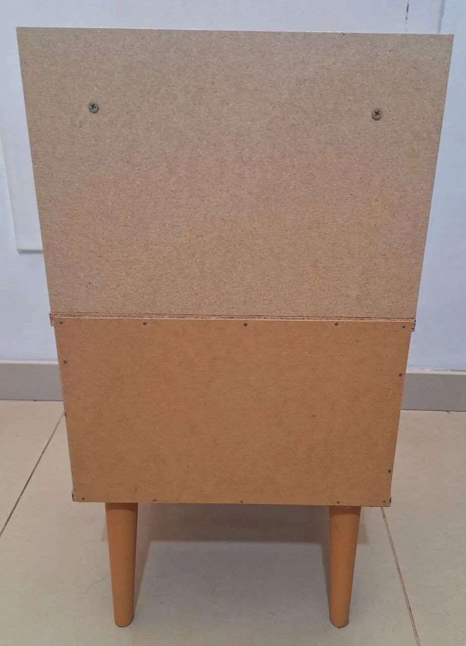 Mesa de cabeceira com gaveta. Perfeito estado - Foto 2