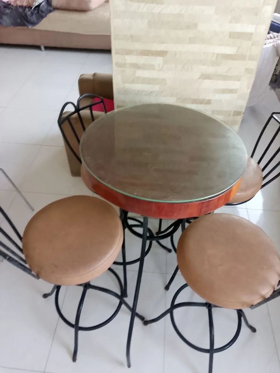 Mesa Bistrô com Tampo em Madeira Maciça + 4 Cadeiras