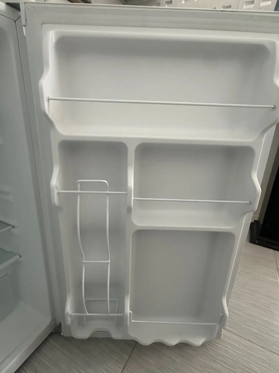 Frigobar midea 127V - Foto 3