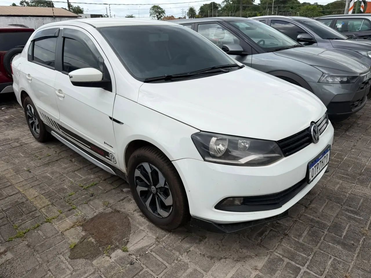 Volkswagen Voyage VOYAGE 1.0/1.0 City Mi Total Flex 8V 4p 2014