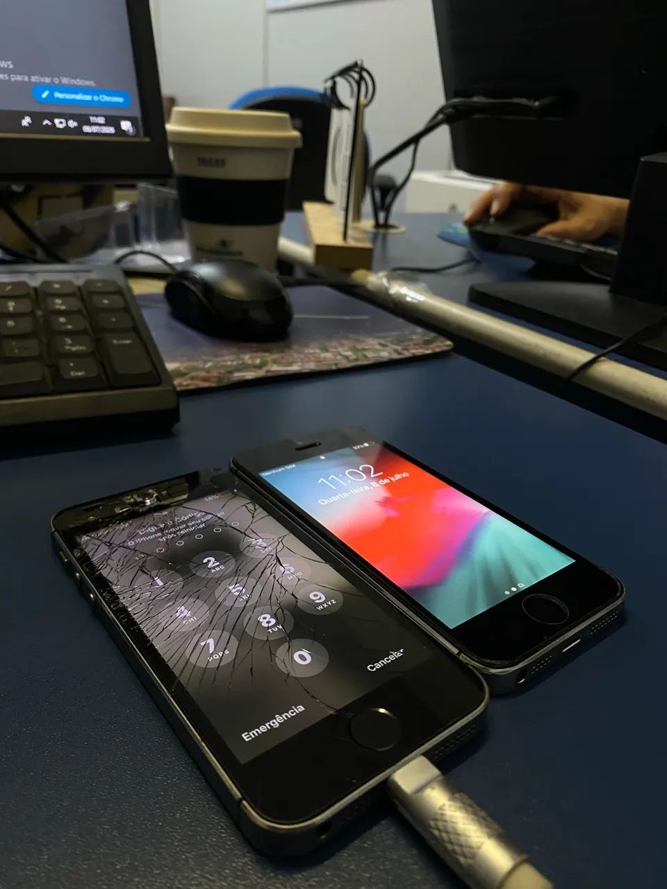 2 iPhones 5s