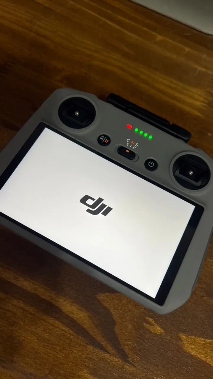 DJI RC 2 Controle com tela para drones SEMINOVO