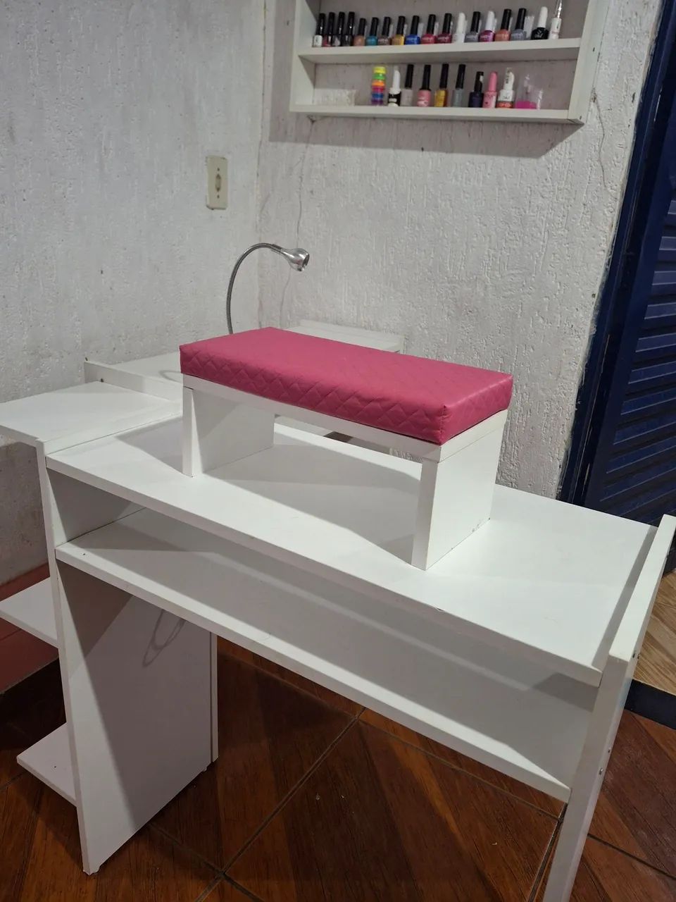 MESA DE MANICURE 