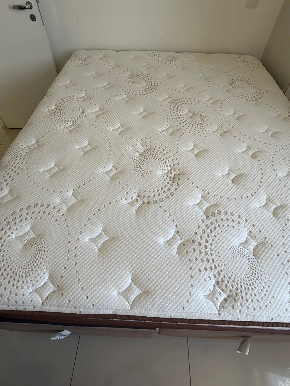 Cama Box Queen + Colchão - Excelente Estado! - Foto 4