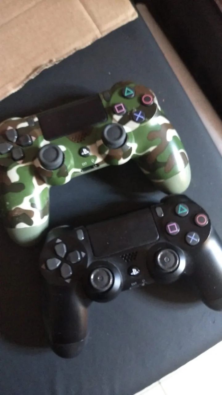 PS4 FAT, 1TB, 2 controles e jogos  - Foto 2