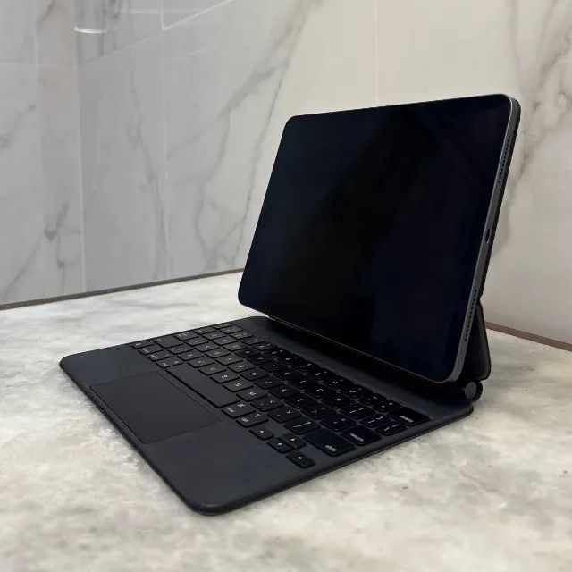 iPad Air 5º geração + Teclado Magic Keyboard Apple - Tablets e E