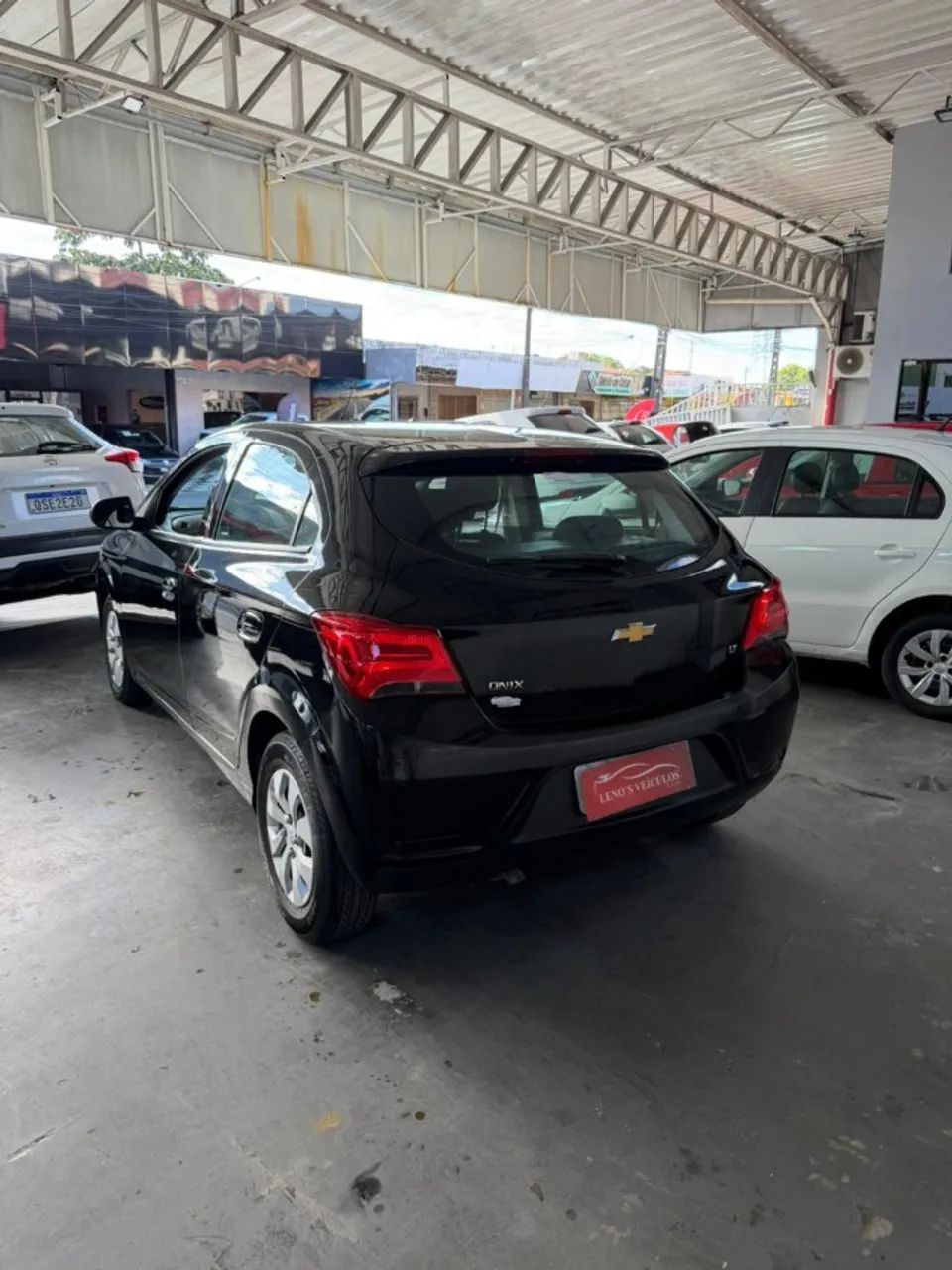 Chevrolet Onix Hatch LT 1.0 8V Flex Mec. 4P 2018 - Foto 3