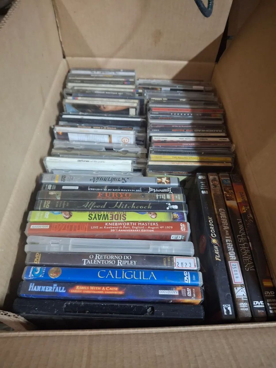 2000 discos de rock metal mpb e pop.cds e DVDs  - Foto 3
