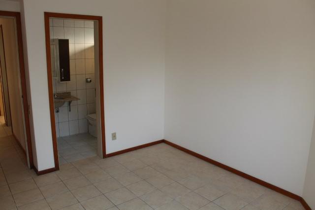18317 - Apartamento com 3 dormitórios, sendo 1 suíte - 95 m²Centro - Foto 12