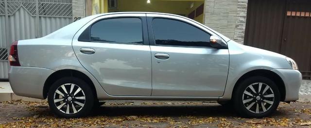 O carro com 99% dos clientes satisfeito. Etios Platinum Sedan 1.5 Flex 2014-/2015