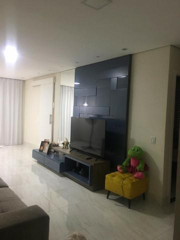 Casa térrea com moveis planejados, piso porcelanato, ar condicionado!