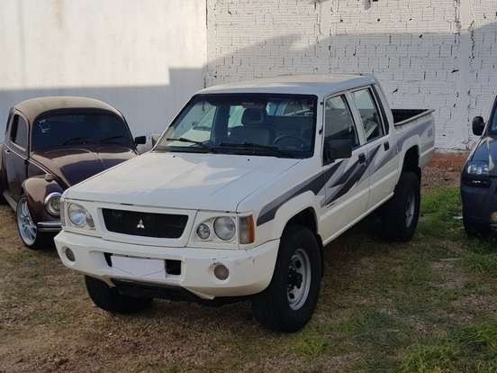 2009 L200 SAVANA 2.5 15 ANOS 4X4