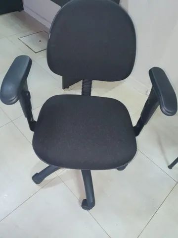 Cadeira para escritório super conservada