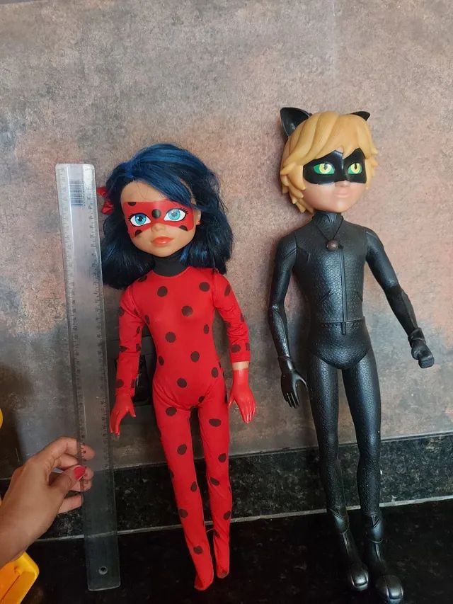 Boneca ladybug e boneco cat noir