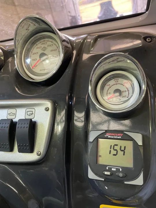 Lancha Focker 205 - 2011 - Motor  Mercury 150hp 2T - 154hrs - Foto 6