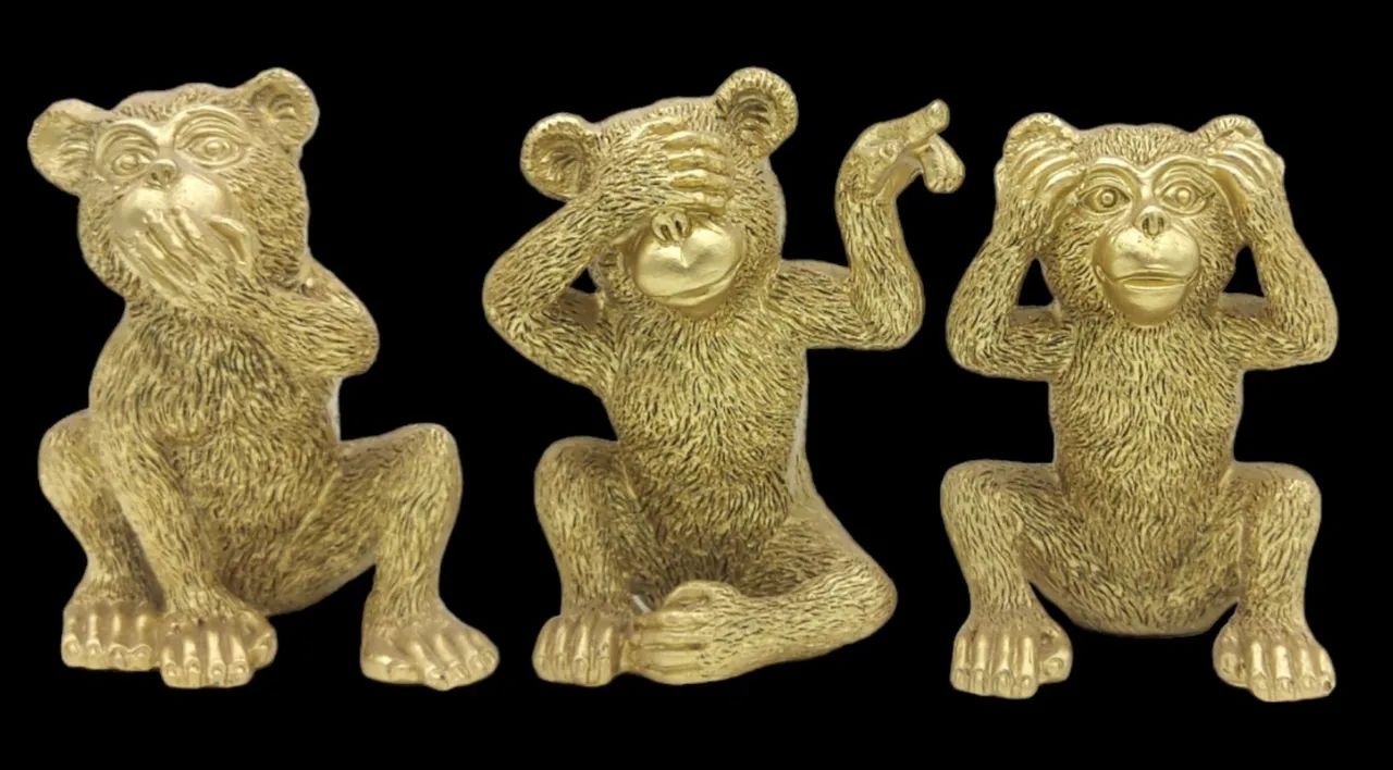 Três Macacos Sabios Dourados