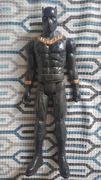 Boneco Erik Killmonger Titan Hero Series - 30 cm - Foto 5