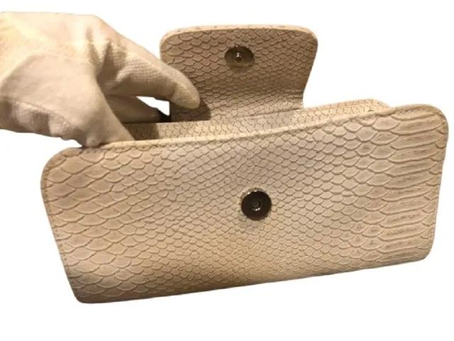Bolsa Clutch Couro Croco Nude Alça Corrente - Foto 3
