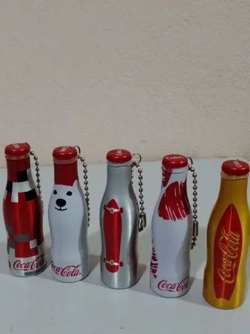 São 14 garrafinhas chaveiro de alumínio colecionáveis antigas da Coca-Cola - Foto 2