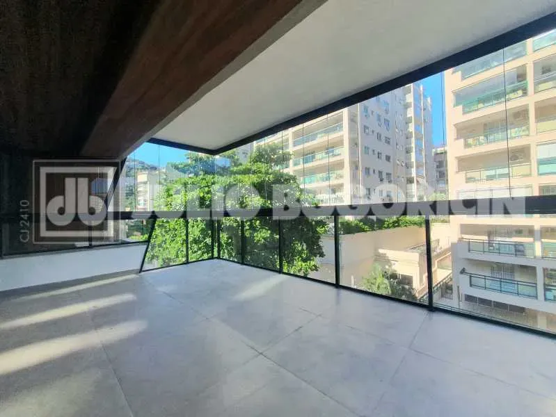 BOTAFOGO NOVO PRIMEIRA LOCAÇÃO FINAL DE CONSTRUÇÃO - 4 QUARTOS - 2 SUÍTES - VARANDÃO - SAL
